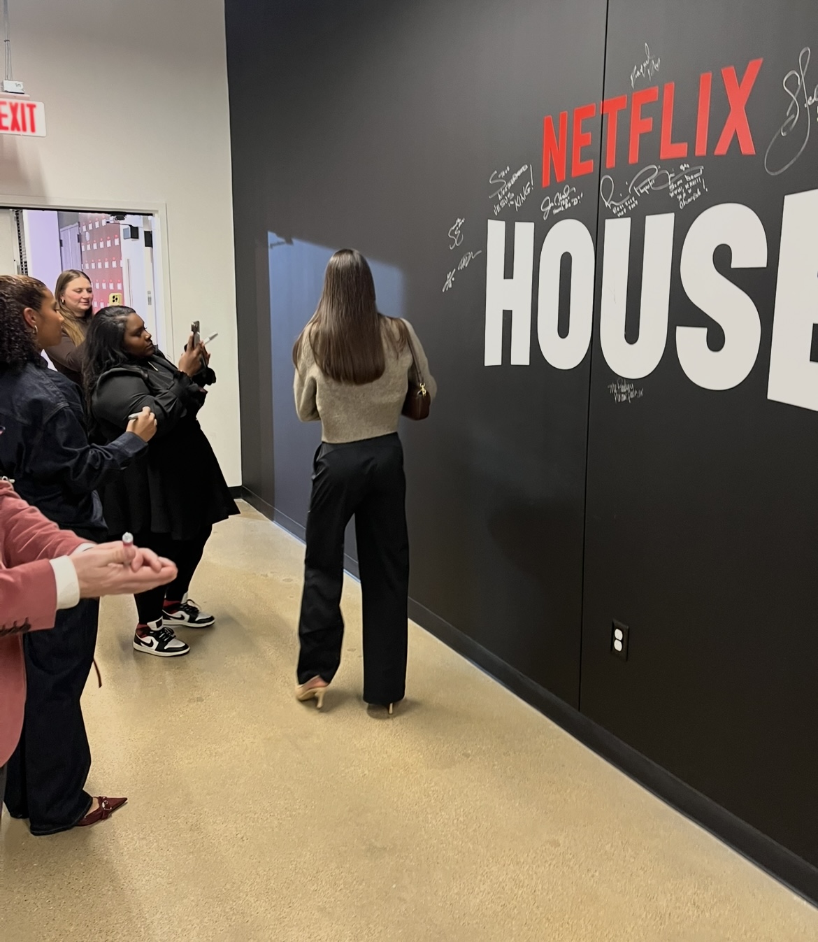 Dallas Trinity FC's Lucy Shepard Making Her Netflix Wall Signature